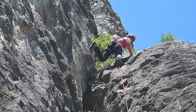 Immer Verschneidungen - dritte Seillänge der Via Theresa an der Burschlwand.