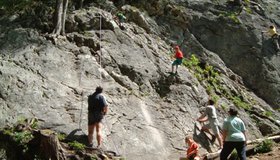 Leichte Routen am Bach