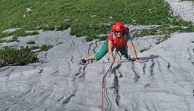 Tolle Rillen in der zweiten Seillänge.