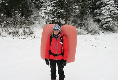 Griff und Kartusche müssen jetzt bei diesem Rucksack getauscht werden.