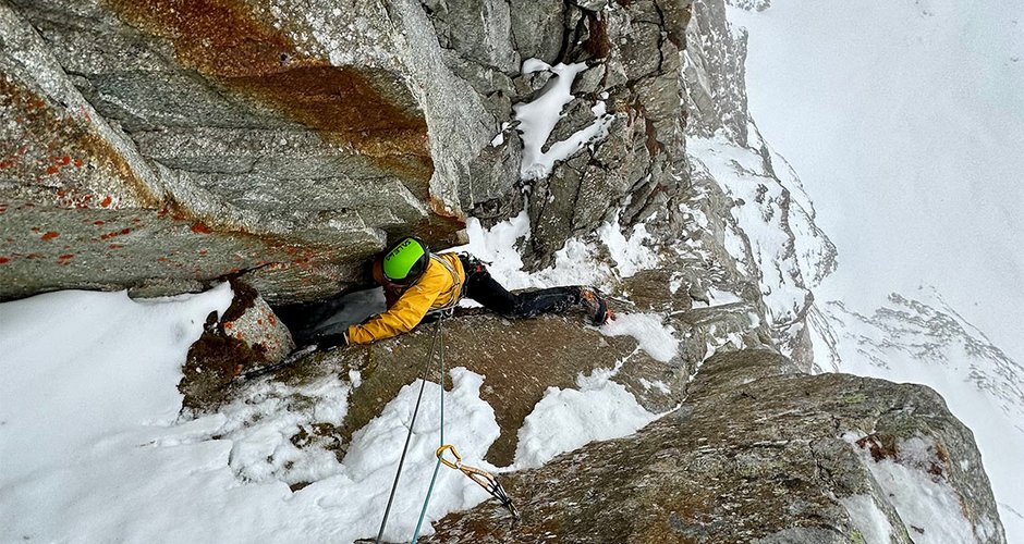 Toller Tiefblick aus dem breiten Riss - Sagwandspitze - Schiefer Riss;