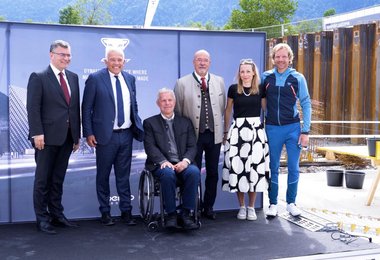 Bayerischer Staatsminister für Bundesangelegenheiten und Medien – Dr. Florian Herrmann, Heiner Oberrauch – Präsident Oberalp Gruppe, Hajo Gruber –Bürgermeister Kiefersfelden, Bertram Brossardt – vbw Präsident, Ruth Oberrauch – Executive Board Mitglied und