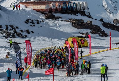 Finish auf 5.642 m - XI Red Fex Elbrus Race  