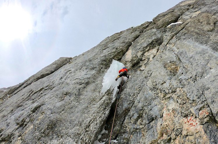 Florian Riegler in der 1. Seillänge von "Die Brücke von Khazad -Dûm" (M8+) (c) Rieglerbrothers