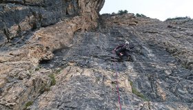 Die steile zweite Seillänge der Route La prima volta di Martina - Monte Popena Basso