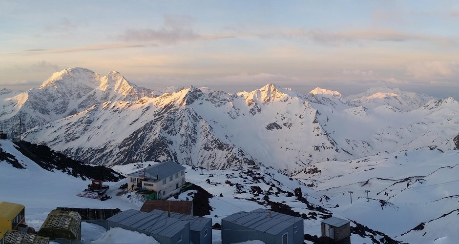 Blick vom Mount Elbrus / Barrels ins Tal (c) Andreas Jentzsch