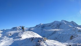 Kurz vor dem Gipfel auf dem Grat mit Blick auf den Olperer.