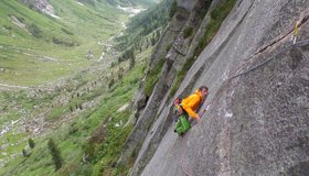 In der ersten Seillänge.