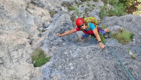 Toller Fels am Ende der ersten Seillänge (Sole del Sud - Val di Ledro)