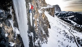 Albert Leichtfried in der 6. Seillänge der Route "Full Contact" , M9  