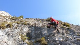 Steiler Beginn in der zweiten Seillänge der Bronchitis an der Martinswand.