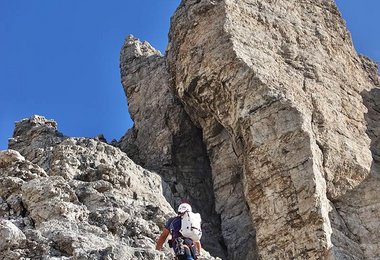 Beim Klettern in der Brenta mit dem Icefall 30 von Exped