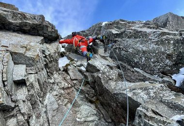 Klettern Sagwandspitze - Schiefer Riss; Fotos: Gietl/Sieberer