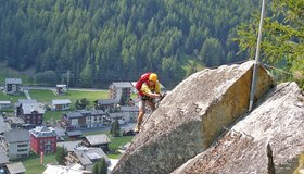 Kurz vor dem Ende des Mini-Klettersteiges Saas Grund