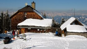 Das J. Hans Prosl-Schutzhaus am Gipfel