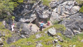 Auf dem Braunwald Kinderklettersteig.