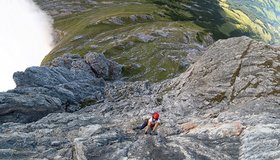 Richtig ausgesetzt wird es vor der schweren Ausstiegspassage - Grandlspitz Klettersteig