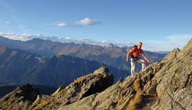 Eine leichte Plattenstelle des Jaufenspitz-Steig