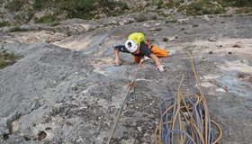 Die dritte Seillänge von "Im Auge des Geiers" geht über einen kleinen Bauch.