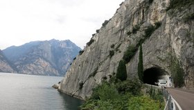 Die Wand der Spiaggia delle Lucertole