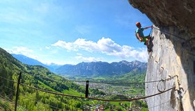 Der ausgesetzte Beginn des Höhenweg Klettersteiges an der Ewigen Wand