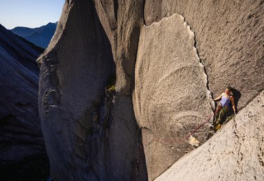Climbing Through; Foto: Tara Kerzhner
