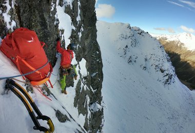 Sintflut Prijakt Nordwand - Vitto startet in die 3. Seillänge (c) V. Messini/S. Gietl