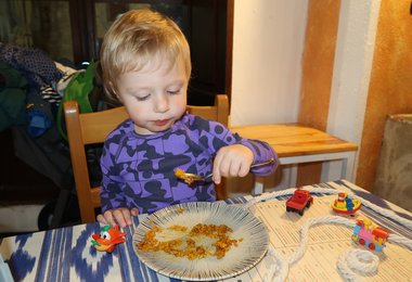 Mit dem Adventurer Active Warm Base-Layer-Shirt sind Kleinkinder auch auf den spätherbstlichen Balearen perfekt angezogen.