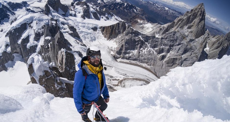 Gabriel Tschurtschenthaler auf dem Gipfel © Berg im Bild / Salewa