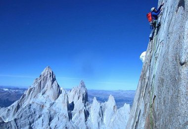 Alex Honnold im Vorstieg an der Nordwand des Cerro Torre (c) Colin Haley, Alex Honnold