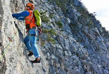 Der Rucksack liegt sehr gut auf dem Rücken (nur optisch sieht man etwas , dass die seitlichen Kompressionsbänder fehlen).