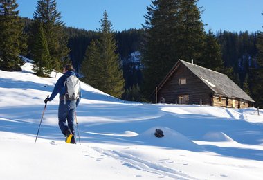 Aufstieg mit Tourenskiern