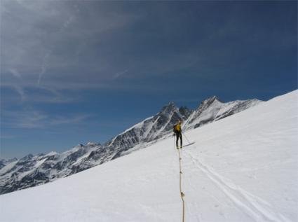 Skitouren im vergletscherten Hochgebirge.