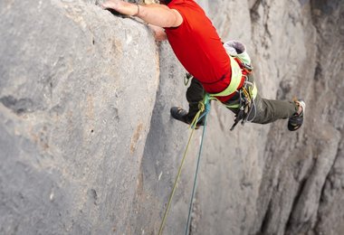 Simon Gietl in der Route Kairos an der Laverella di Fora (c) Felix Bub