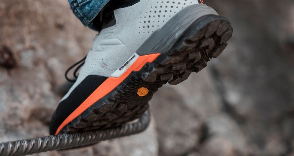 Welcher Schuh für Klettersteige? -  Auf Klammern stabilen Halt geben.