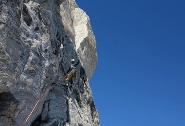 Mario im zweiten Aufschwung des Pfeilers (c) Archiv Alexander Huber
